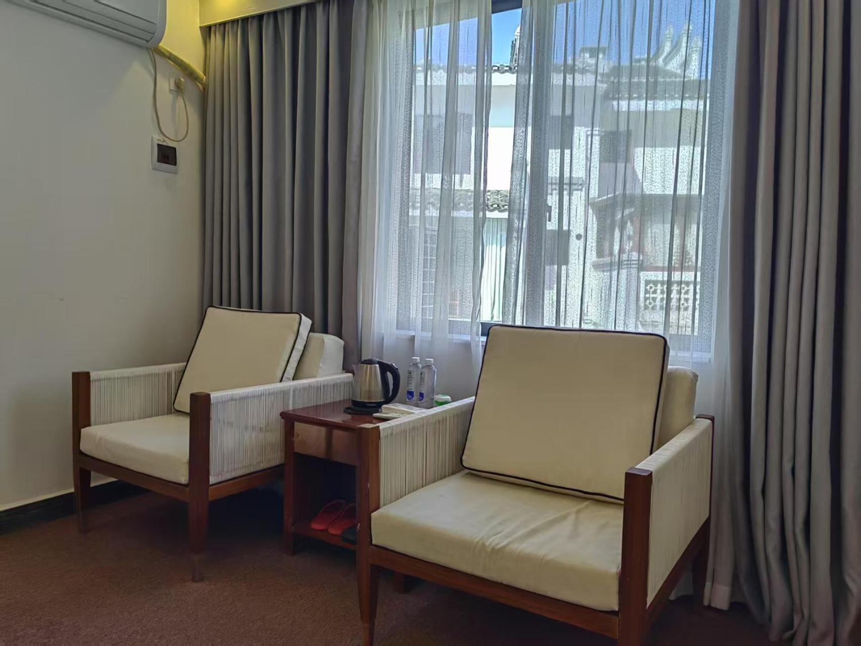 Serene Vale Inn Guilin-Free One Way Pick Up Service To High-Speed Railway Station For 2 Nights Δωμάτιο φωτογραφία