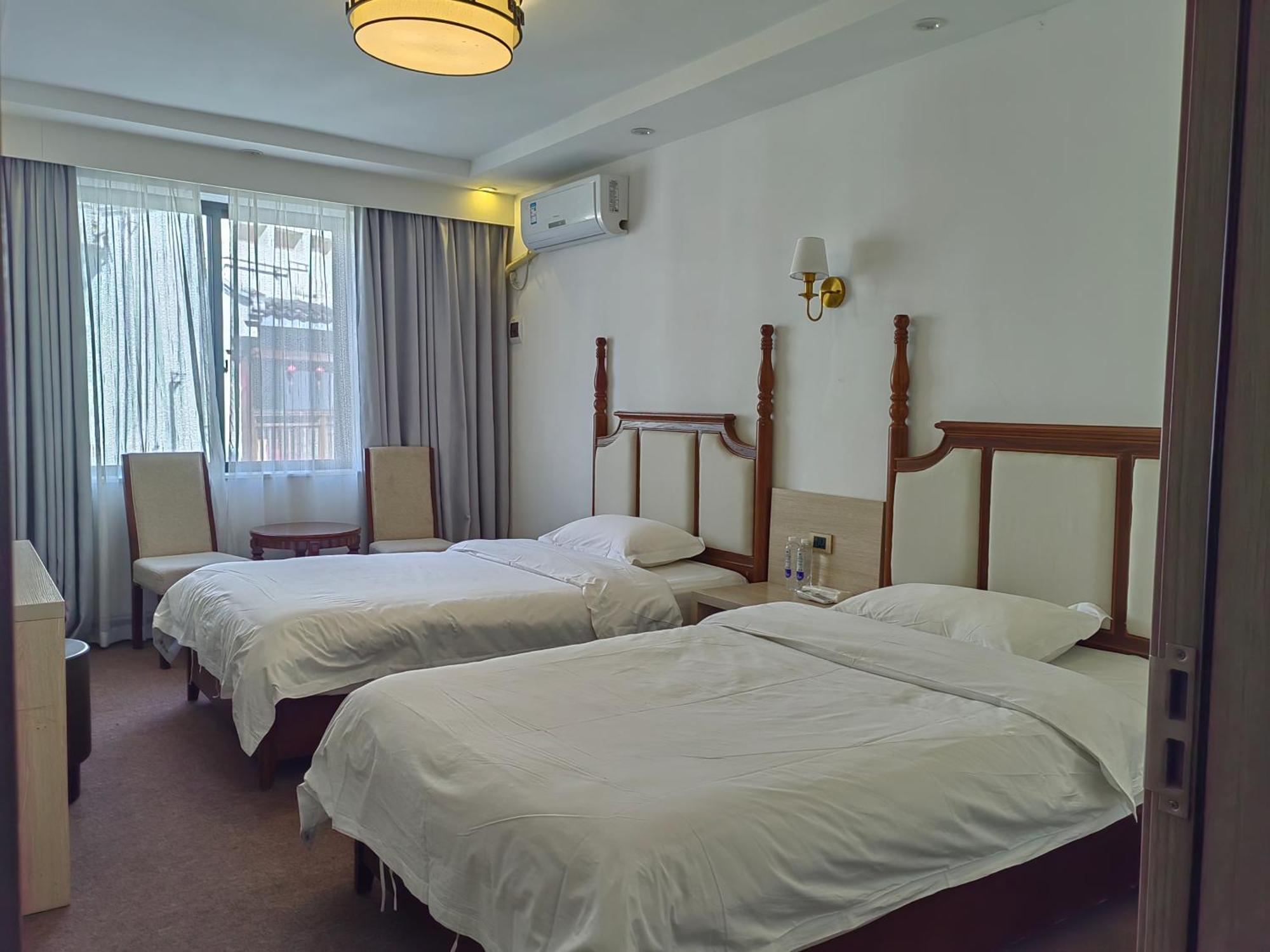 Serene Vale Inn Guilin-Free One Way Pick Up Service To High-Speed Railway Station For 2 Nights Δωμάτιο φωτογραφία